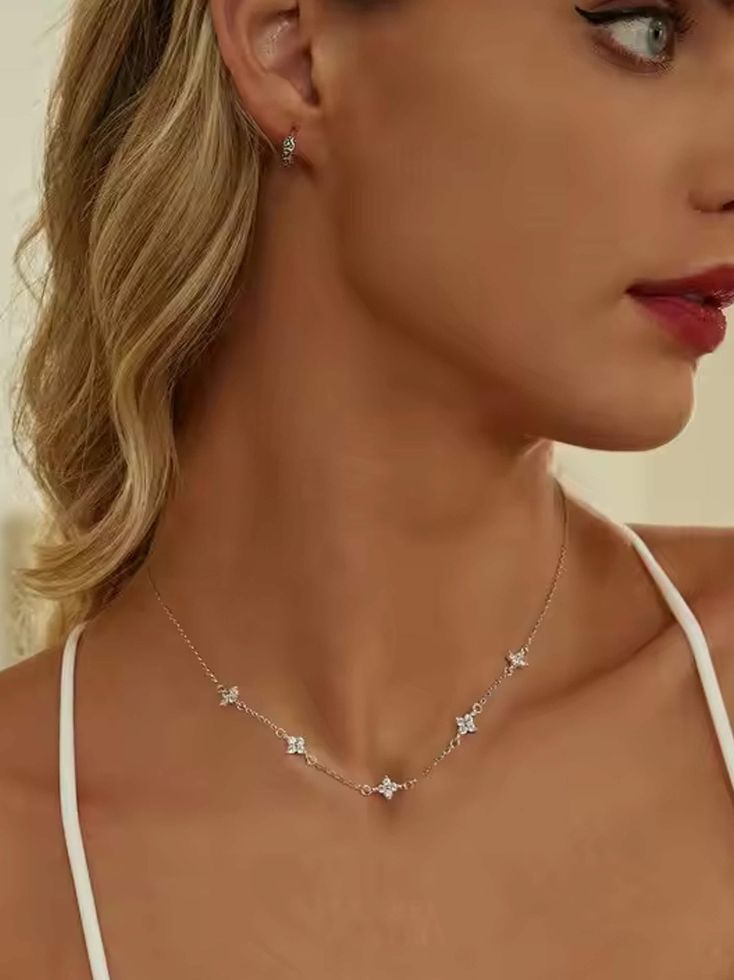 ZEYA - Dina Flower Zirconia Necklace