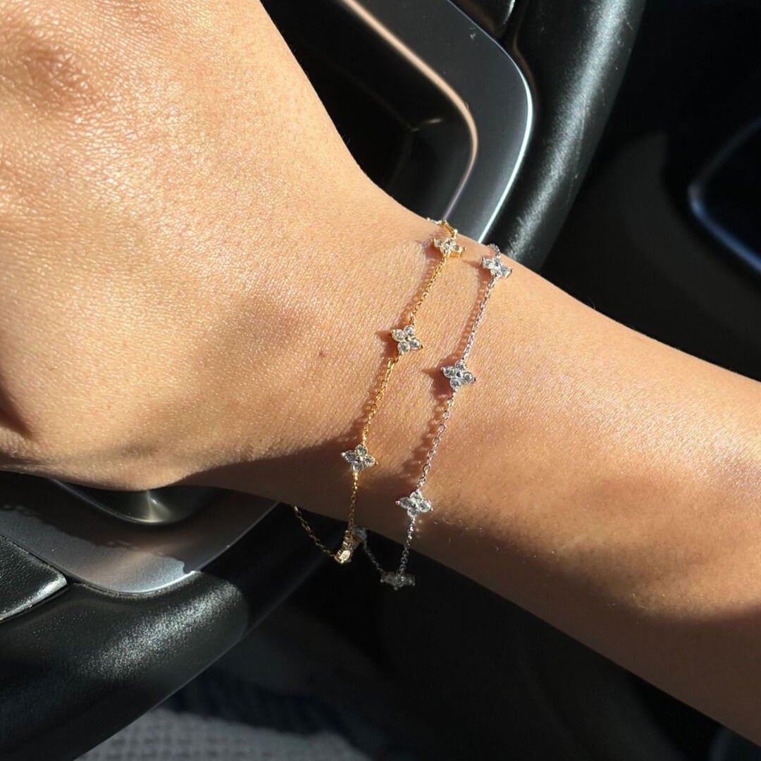 ZEYA - Dina Rhinestone Flower Chain Bracelet