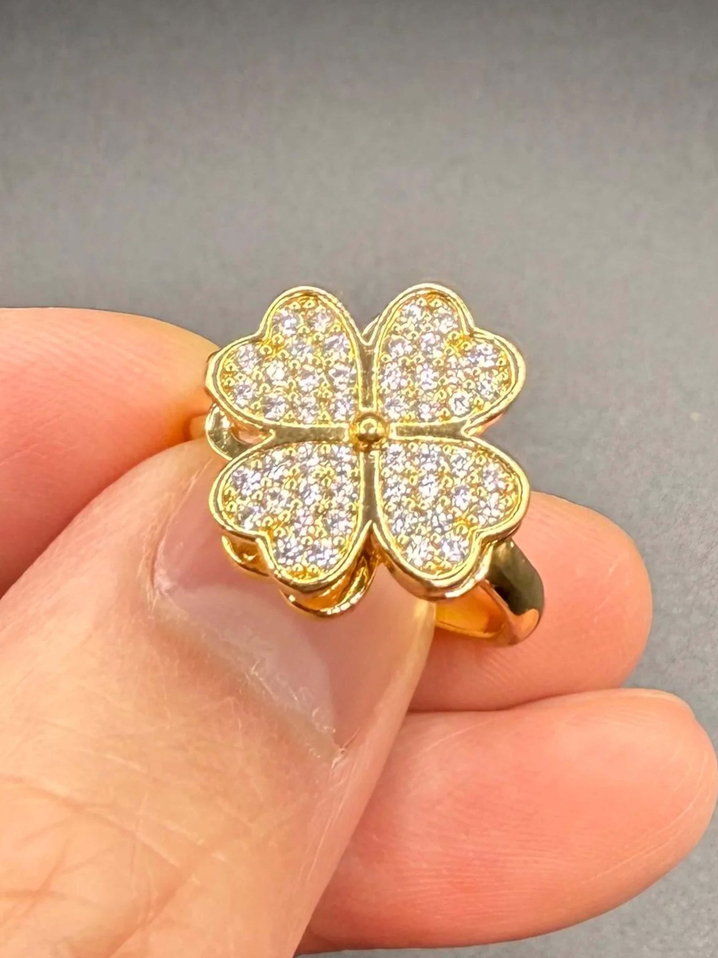 ZEYA - Hazel Clover Leaf Anxiety Ring